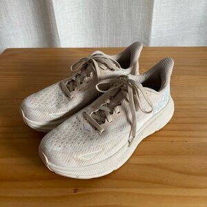 HOKA Clifton 9 Sneakers